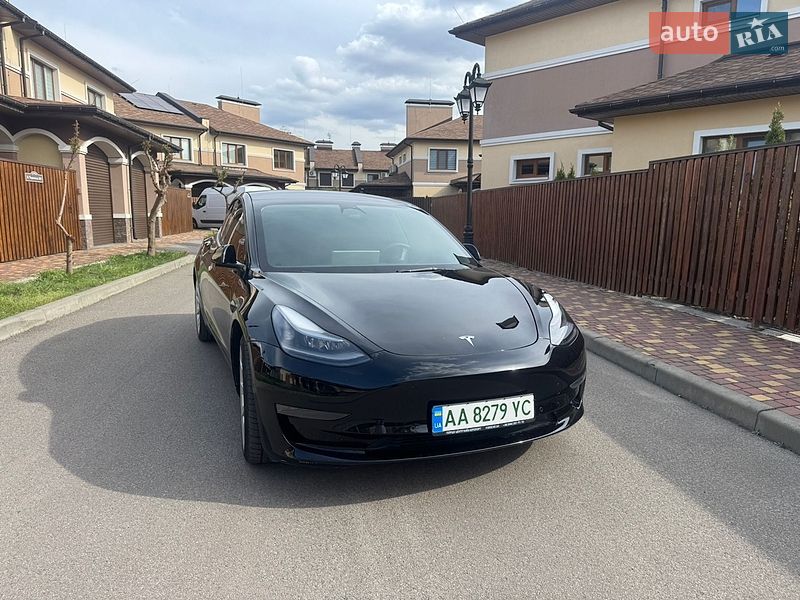Tesla Model 3 2022