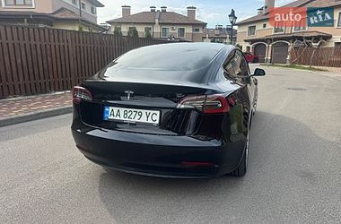 Седан Tesla Model 3 2022 в Киеве