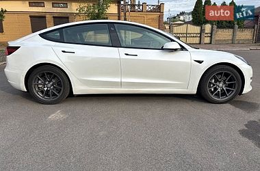 Седан Tesla Model 3 2022 в Черкассах