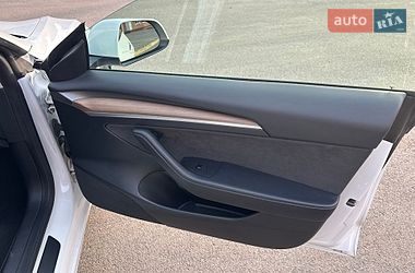 Седан Tesla Model 3 2022 в Черкассах