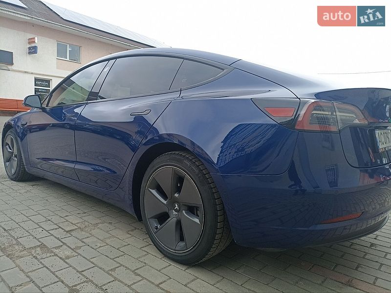 Седан Tesla Model 3 2018 в Луцке