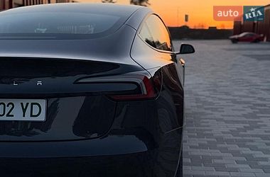 Седан Tesla Model 3 2024 в Львове