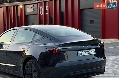 Седан Tesla Model 3 2024 в Львове