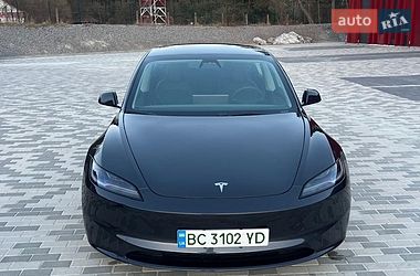 Седан Tesla Model 3 2024 в Львове