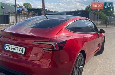 Седан Tesla Model 3 2024 в Чернигове