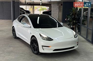 Седан Tesla Model 3 2019 в Одесі