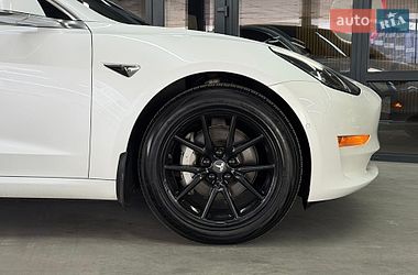 Седан Tesla Model 3 2019 в Одесі
