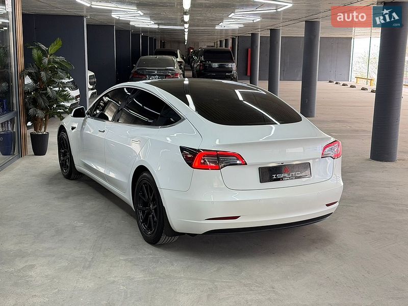Седан Tesla Model 3 2019 в Одесі