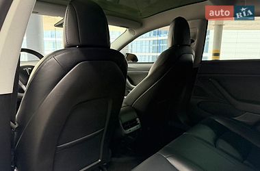 Седан Tesla Model 3 2019 в Одесі