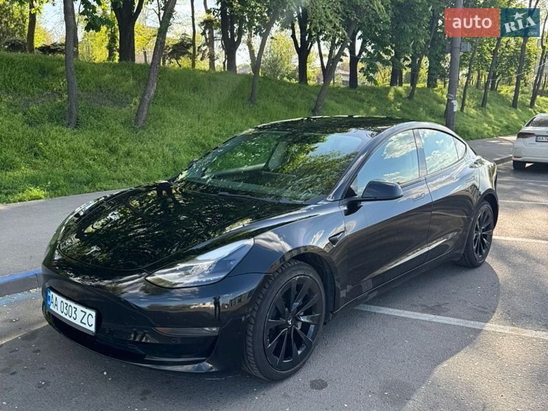 Седан Tesla Model 3 2022 в Днепре