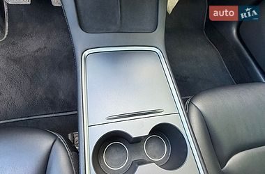 Седан Tesla Model 3 2022 в Днепре