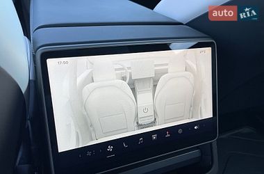 Седан Tesla Model 3 2024 в Львове