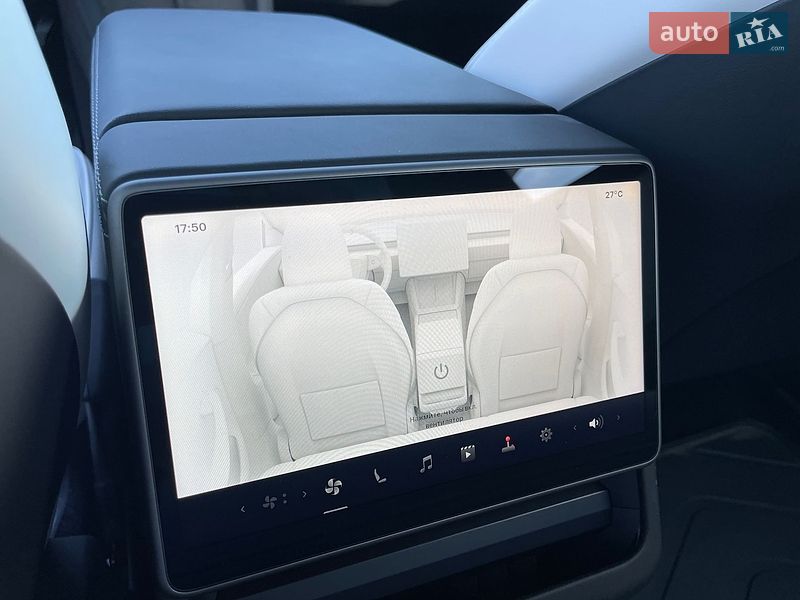 Седан Tesla Model 3 2024 в Львове