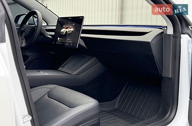 Седан Tesla Model 3 2025 в Дубно