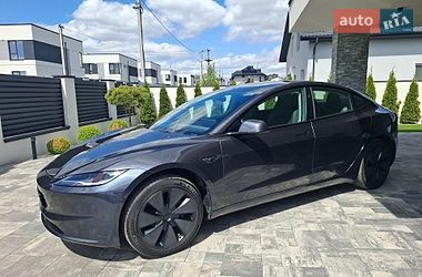 Седан Tesla Model 3 2025 в Ровно