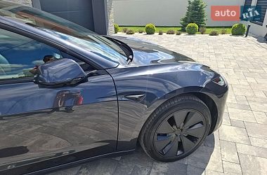 Седан Tesla Model 3 2025 в Ровно