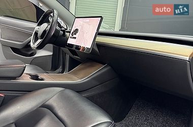 Седан Tesla Model 3 2019 в Коломые