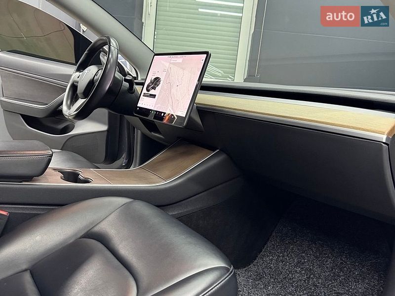 Седан Tesla Model 3 2019 в Коломые