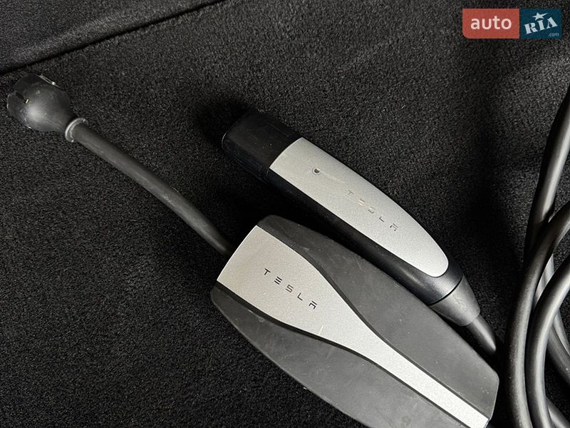 Седан Tesla Model 3 2019 в Коломые