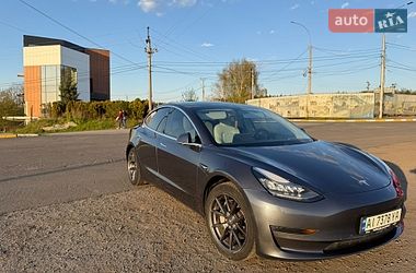 Седан Tesla Model 3 2020 в Киеве