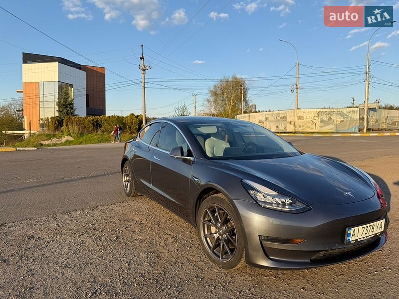 Седан Tesla Model 3 2020 в Киеве