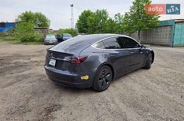 Седан Tesla Model 3 2020 в Киеве