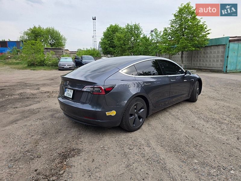 Седан Tesla Model 3 2020 в Киеве