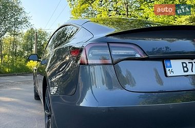 Седан Tesla Model 3 2021 в Львове