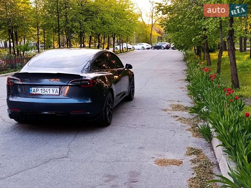 Седан Tesla Model 3 2021 в Запоріжжі
