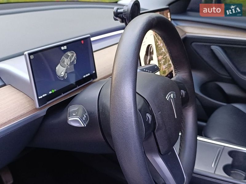 Седан Tesla Model 3 2021 в Запоріжжі
