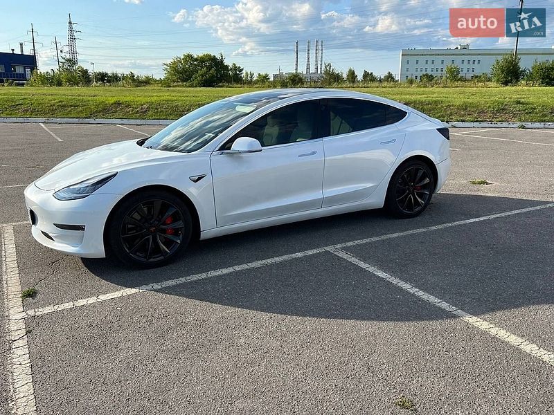 Седан Tesla Model 3 2020 в Запорожье