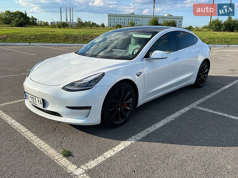 Седан Tesla Model 3 2020 в Запорожье