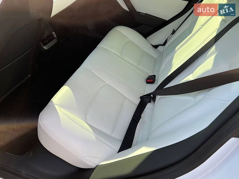 Седан Tesla Model 3 2020 в Запорожье