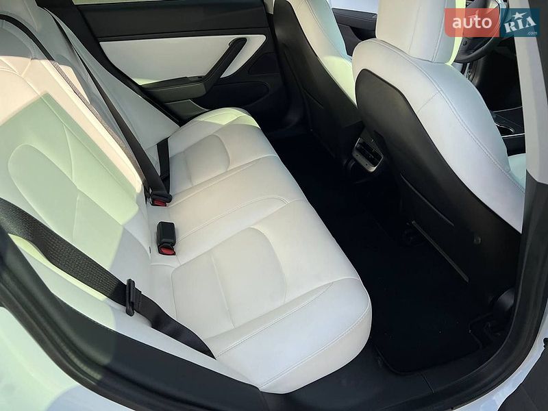 Седан Tesla Model 3 2020 в Запорожье