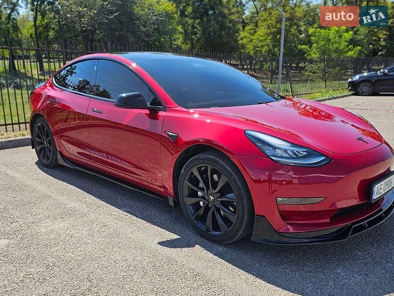 Седан Tesla Model 3 2018 в Днепре