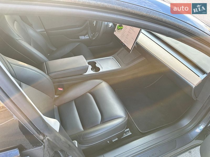 Седан Tesla Model 3 2023 в Киеве