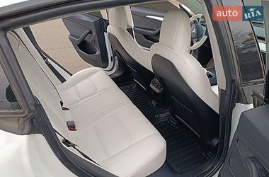Седан Tesla Model 3 2022 в Кривом Роге