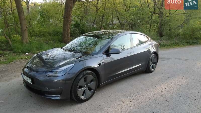 Tesla Model 3 2021