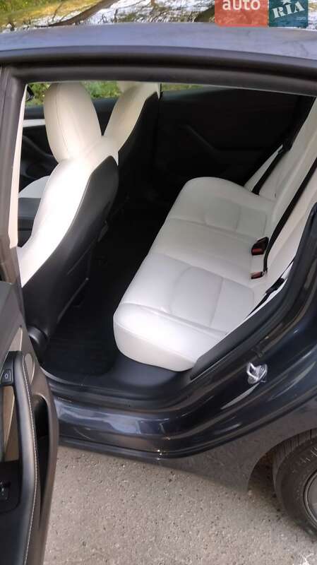 Седан Tesla Model 3 2021 в Полтаве