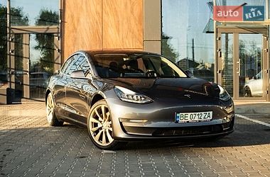 Седан Tesla Model 3 2018 в Києві