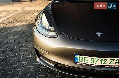 Седан Tesla Model 3 2018 в Києві