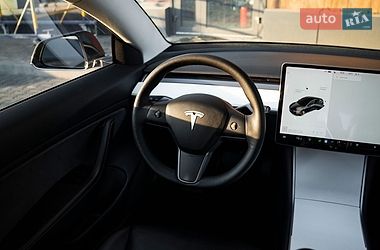 Седан Tesla Model 3 2018 в Києві
