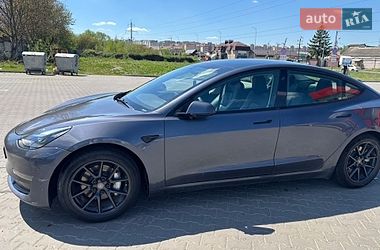 Седан Tesla Model 3 2022 в Виннице