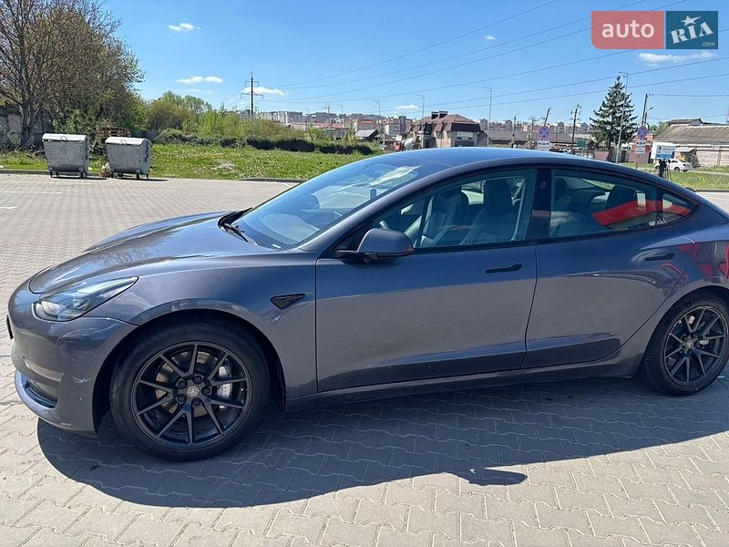 Седан Tesla Model 3 2022 в Виннице