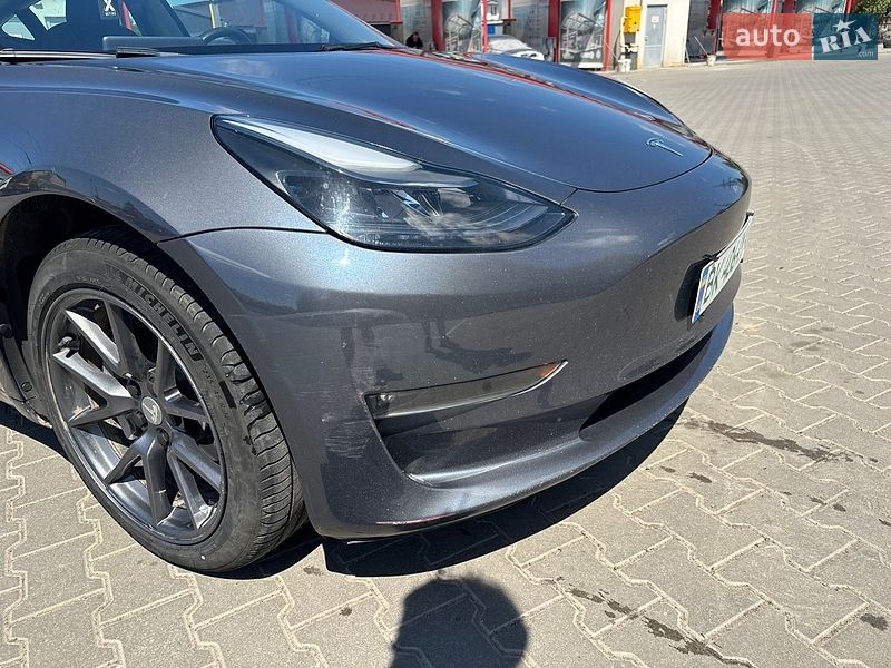 Седан Tesla Model 3 2022 в Виннице