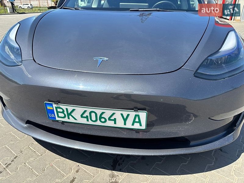Седан Tesla Model 3 2022 в Виннице