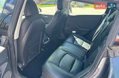 Седан Tesla Model 3 2022 в Виннице