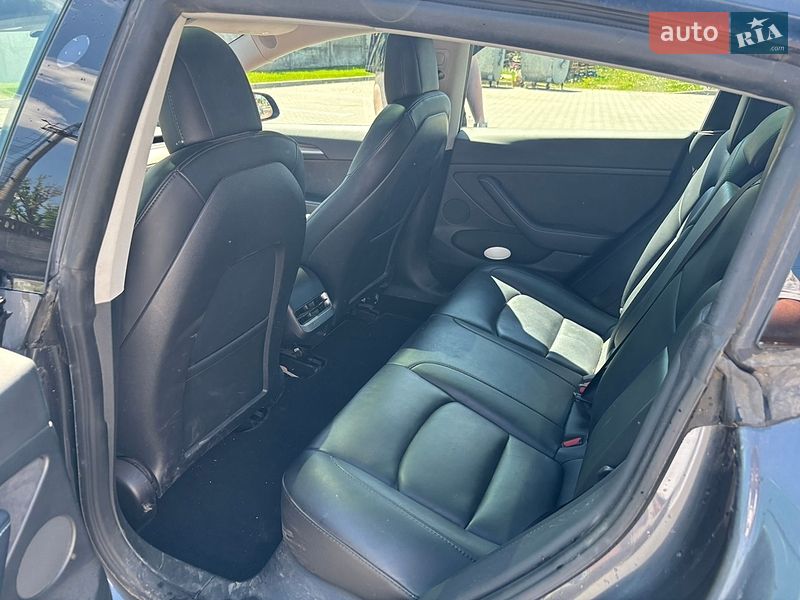 Седан Tesla Model 3 2022 в Виннице