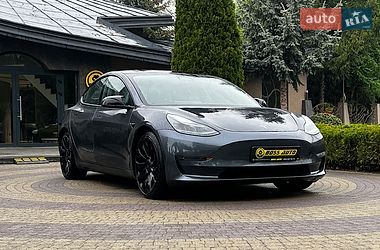 Седан Tesla Model 3 2021 в Львові