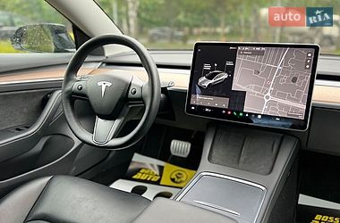 Седан Tesla Model 3 2021 в Львове